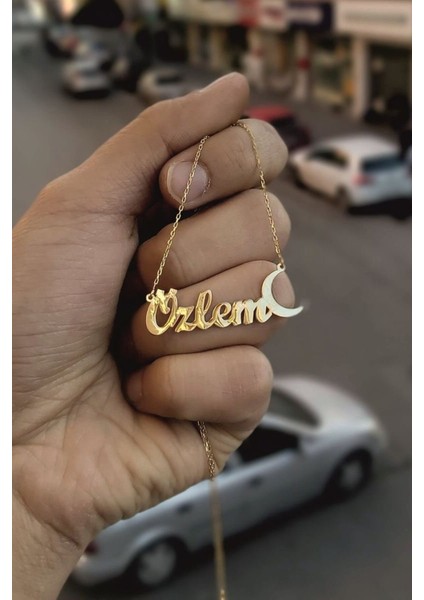 925 Ayar Gümüş 24 Ayar Altın Kaplama Isimli Ay Figürlü Kolye