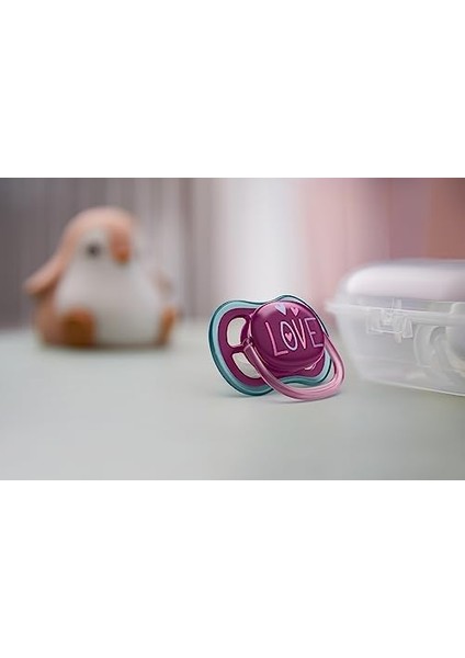 Philips Avent Ultra Air Emzik, 18 Ay+, Kız Bebekler Için, 2’li Paket, Ortodontik Silikon, Geniş Hava Delikli, Mikrodalga Sterilize Edilebilir, Bpa Içermez, Taşıma Kutulu, SCF349/22 modelleri