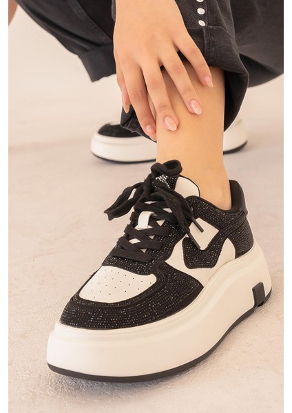 Larissa Guja Ithal Özel Seri Taş Detaylı Kadın Spor Ayakkabı Siyah fiyatları