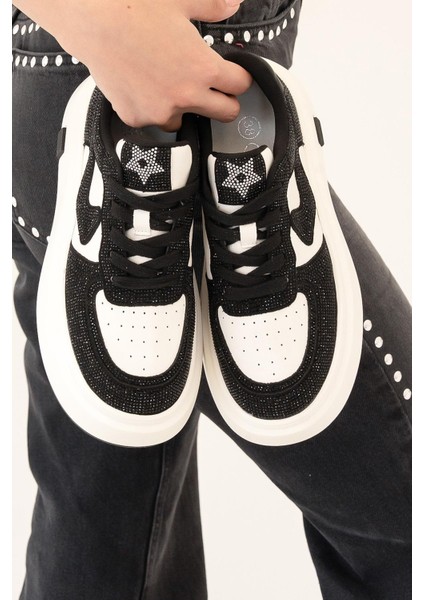 Larissa Guja Ithal Özel Seri Taş Detaylı Kadın Spor Ayakkabı Siyah modelleri