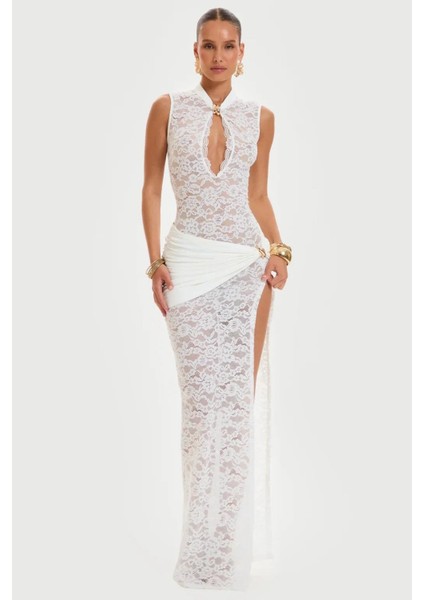 Beyaz Dantel Toka Detaylı Maksi Elbise