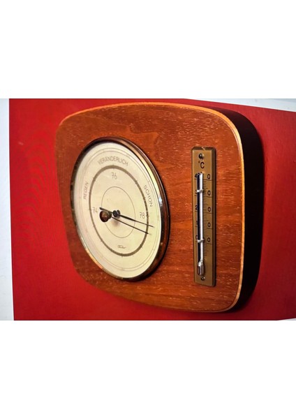 Ahşap Kaidesinde Fischer Derece ve Barometre 19 cm 14 cm Ölçülerinde