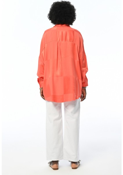 Kadın Oversıze Kesim Jakarlı Desenli Nar Renk Gömlek indirimleri