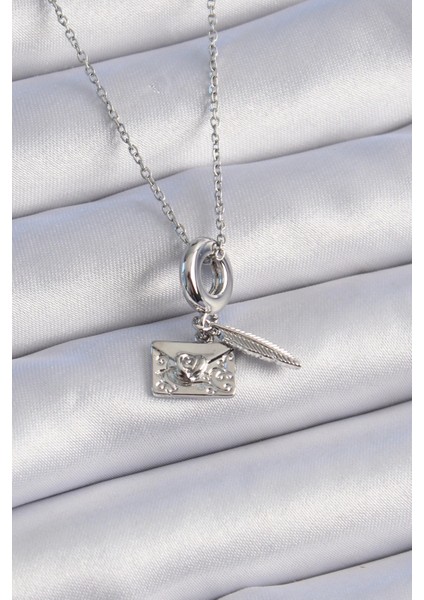 Bfs 316L Çelik Gümüş Renk Kalp Detay Mektup Figür Charm Model Kadın Kolye