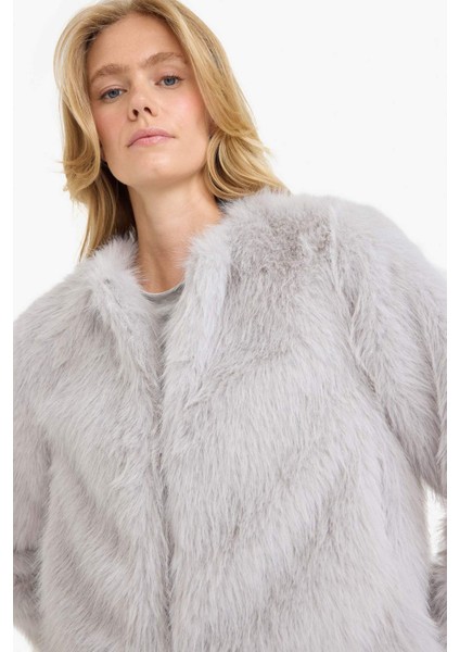 Regular Fit Kısa Suni Kürk F2147AX25WN fırsatları