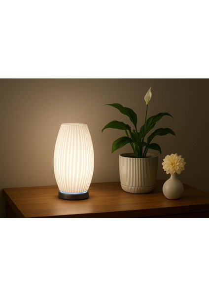 Çizgili Spiral Tasarımlı Modern Masa Lambası – Dekoratif Abajur ve Gece Lambası | E27 Uyumlu Kablolu LED Aydınlatma