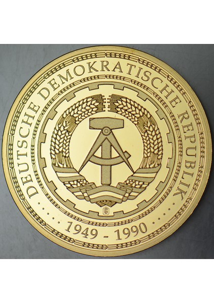 Doğu Almanya Madalyon 1949-1990 Berlin Cumhuriyet Sarayı. Renkli 33 mm Çil. modelleri