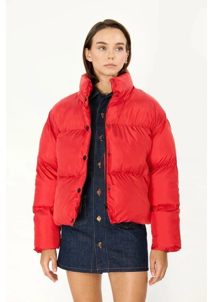 İçi Astarlı Su ve Rüzgar Geçirmez Cepli Dik Yaka Kadın Mont fiyatları