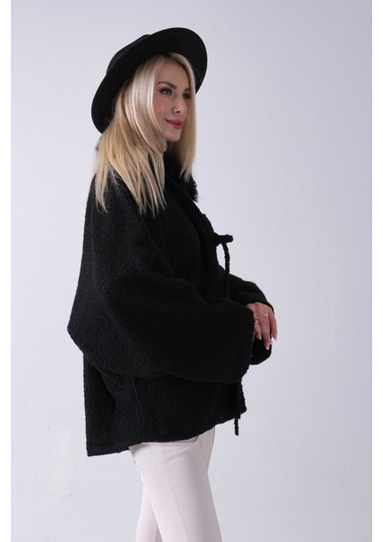 Siyah Önü Bağlama Detaylı Yakası Kürklü Panço 47122475.01 indirimleri