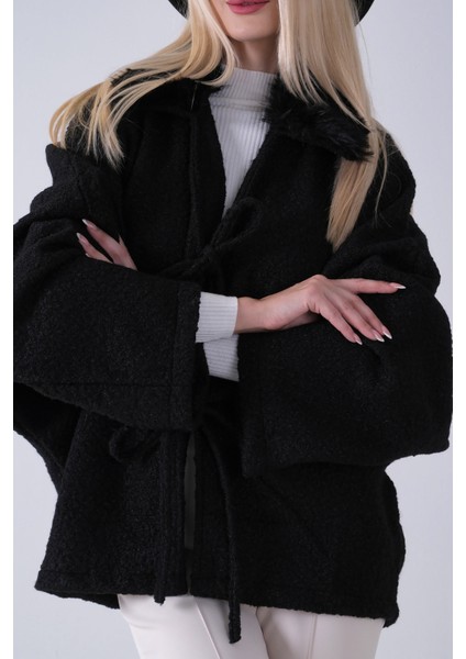 Siyah Önü Bağlama Detaylı Yakası Kürklü Panço 47122475.01