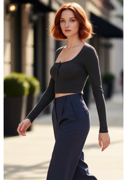Kadın Fitted Kare Yaka Yarım Pat Düğmeli Uzun Kollu Crop Örme Bluz Kış Sezonu Için Modern ve Şık
