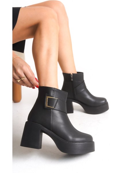 Aksesuar Detaylı Kalın Taban ve Topuklu Kadın Bot 914310-Z
