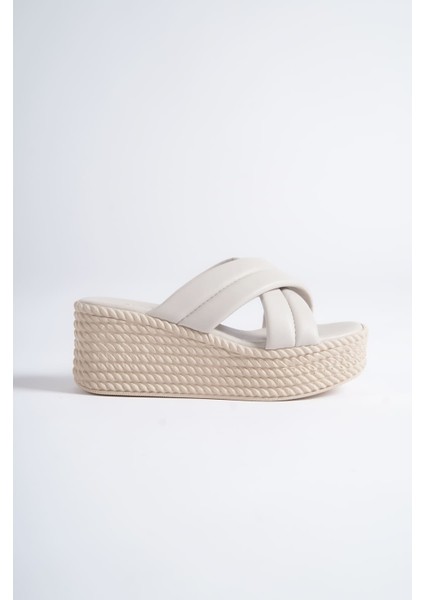 Joymıx Dolgu Topuklu Ortopedik Taban Hasır Görünümlü Kadın Terlik Ckt - Krem indirimleri