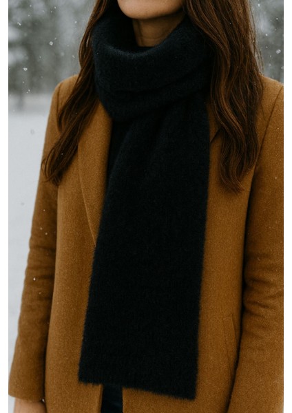 Kışlık Kadın Atkı – Peluş Akrilik, Sıcacık ve Şık