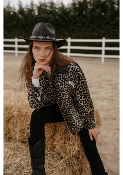 Kadın Leopar Desenli Yakası Deri Detaylı Denim Oversize Ceket