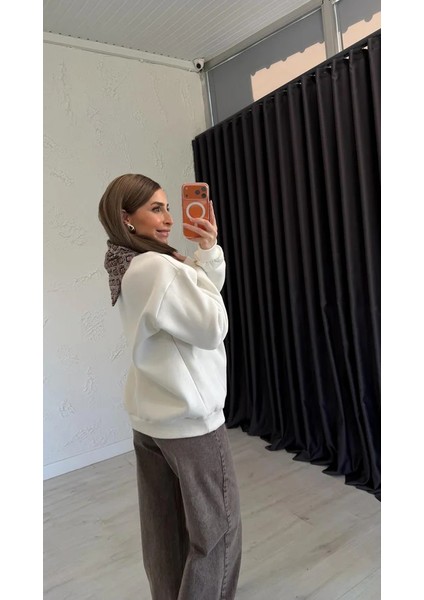 Nakış ve Fular Detaylı Sweat modelleri