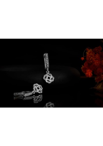 Zerafet Düğümü Küpe