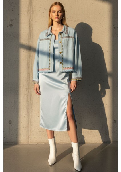 Kadın Açık Mavi Nakışlı Işlemeli Uzun Kollu Düğmeli Oversize Kot-Denim Jean Ceket - Kadın Ceket