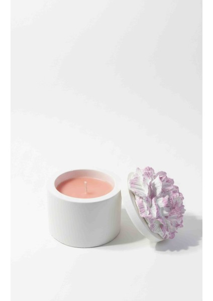 El Yapımı Kokulu Dekoratif Mum – Kapaklı Çiçek Desenli Beton Kutu | Romantik Pembe | Hediye ve Dekor Için Özel Tasarım