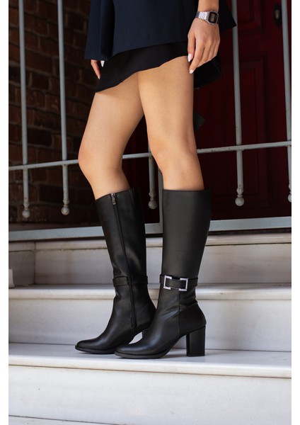 Kadın Cilt Jany Model Toka Detaylı Diz Altı Fermuarlı Sivri Burunlu Kalın Topuklu Çizme fırsatları