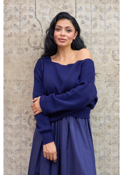 Lacivert Kayık Yaka Oversize Triko Kazak