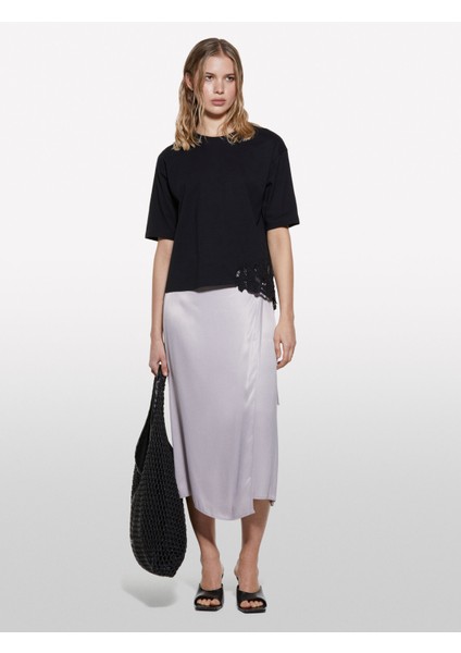 %100 Pamuk Nakış Detaylı Bisiklet Yaka Regular Fit T-Shirt Kadın Siyah T-Shirt - 325P3F1QL107M