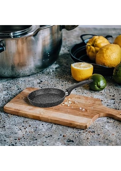 Yanmaz Yapışmaz Granit Kaplama Döküm Yuvarlak Mini Tava, Yuvarlak Yumurta ve Sos Tavası, Mini Yer Kaplamayan Granit Kaplama Döküm Sos ve Yumurta Tavası (14CM) modelleri
