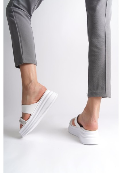 Sarah Düz Topuklu Taşlı Şeritli Kalın ve Ortopedik Taban Kadın Terlik Cbt - Beyaz fiyatları