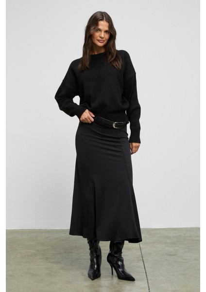 Jeveux Kadın Esnek Kumaşlı Dikiş Detaylı Uzun Siyah Etek