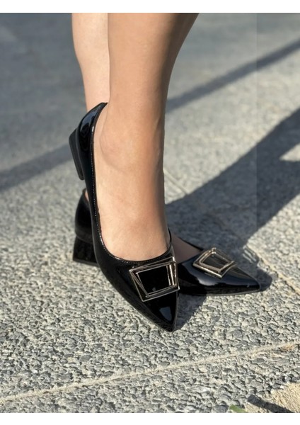 Aura Büyük Numara Kadın Sivri Burun Kare Topuklu Ayakkabı
