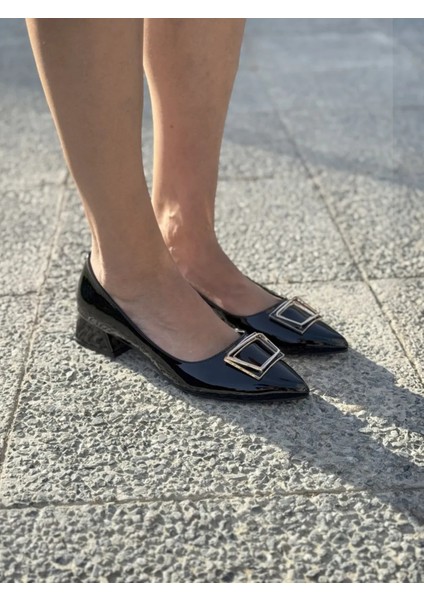 Aura Büyük Numara Kadın Sivri Burun Kare Topuklu Ayakkabı indirimleri