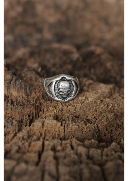 Ayarlanabilir Kuru Kafa Tasarımlı Erkek Yüzük