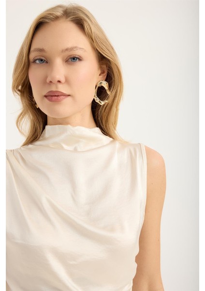 Kolsuz Sol Yanı Drapeli Bluz fırsatları