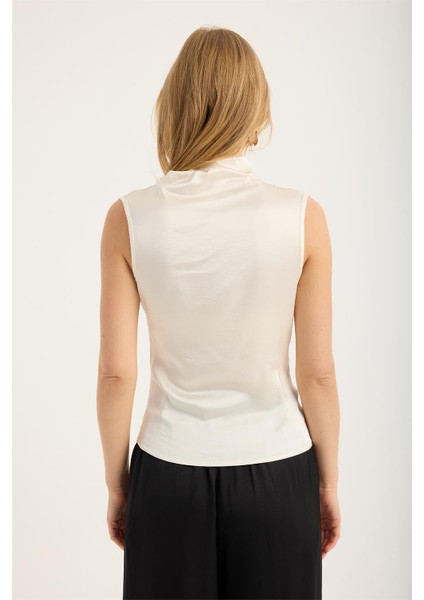 Kolsuz Sol Yanı Drapeli Bluz indirimleri