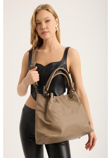 Tokalı Saplı Çanta