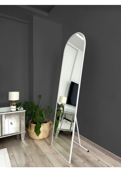 Beyaz Influencer Boy Aynası - 180X60 Ayarlanabilir Ayaklı Metal Çerçeveli 3 Renk Seçeneği fiyatları