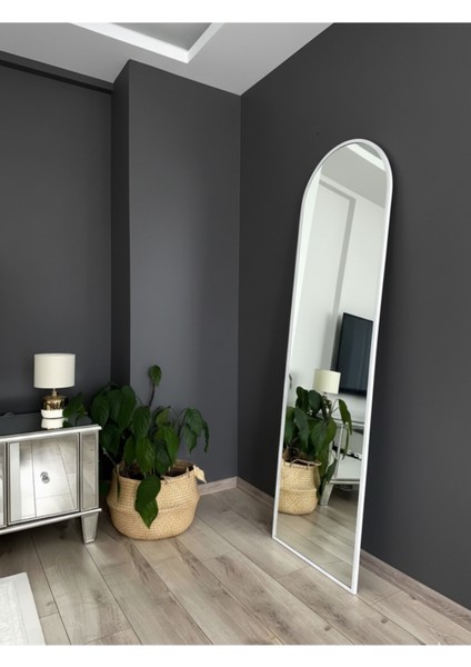 Beyaz Influencer Boy Aynası - 180X60 Ayarlanabilir Ayaklı Metal Çerçeveli 3 Renk Seçeneği modelleri