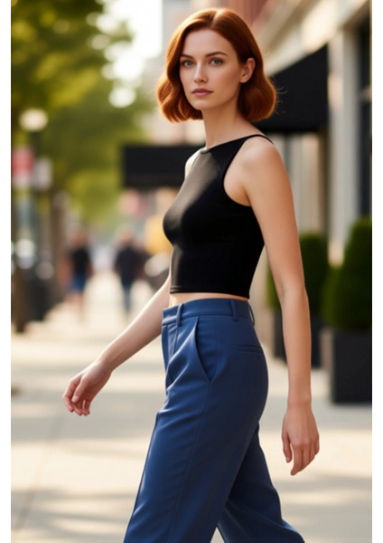 Kadın Beyaz Kayık Yaka Fitted Crop Bluz Viskon Ribana Dokuma Tipi Ince Askılı Günlük Kullanıma Uygun