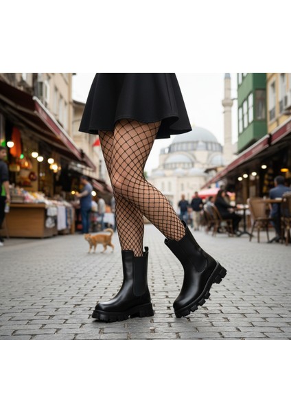 Kadın Siyah Kalın Tabanlı Chelsea Bot – Günlük ve Şık Deri Kışlık Bot