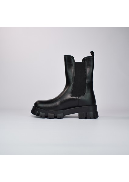 Kadın Siyah Kalın Tabanlı Chelsea Bot – Günlük ve Şık Deri Kışlık Bot modelleri