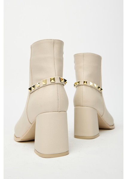 Bej Kadın Topuklu Fermuarlı Arka Zımba Detaylı Kışlık Bot indirimleri