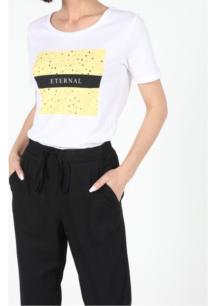 Regular Fit Bisiklet Yaka Örme Kadın Beyaz Kısa Kol Tişört