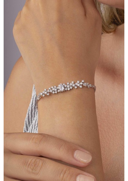 Pırlanta Montür 4 Tırnaklı Su Yolu 925 Ayar Gümüş Bileklik modelleri