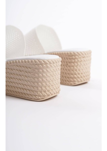 Marla Dolgu Topuklu Ortopedik Taban Hasır Görünümlü Triko Kadın Terlik Tkt - Beyaz fırsatları