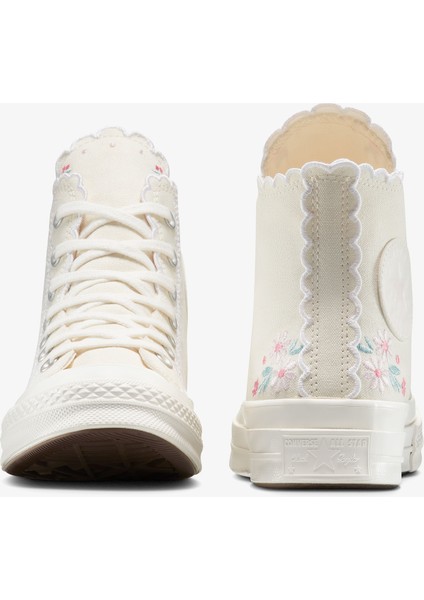 Chuck Taylor Embroidered Kadın Krem Sneaker modelleri