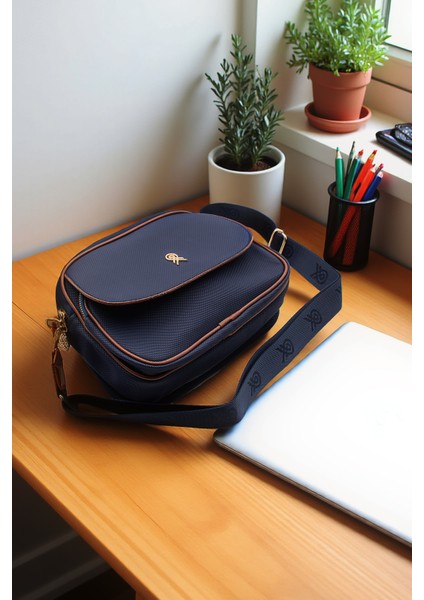 Astarlı Askılı 3 Bölmeli El ve Omuz Çantası 111003 fiyatları