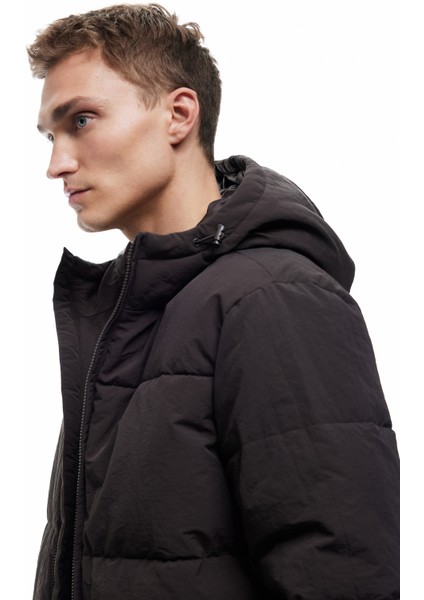 Uzun Kollu Cep Detaylı Fermuarlı Kapşonlu Kışlık Şişme Mont modelleri