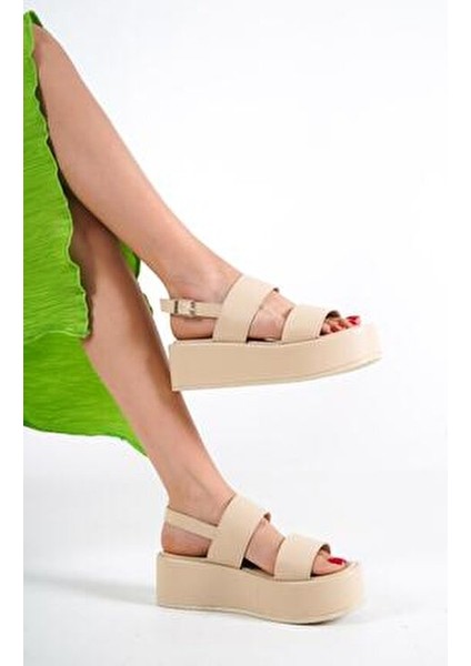 Kadın Suni Deri Dolgu Topuklu Sandalet 6 cm Yükseklik ve Kalın Bant Özelliği