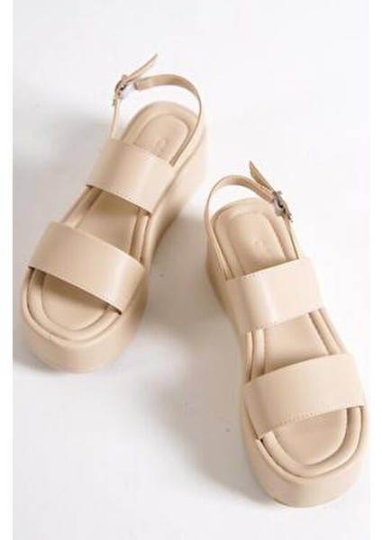 Kadın Suni Deri Dolgu Topuklu Sandalet 6 cm Yükseklik ve Kalın Bant Özelliği