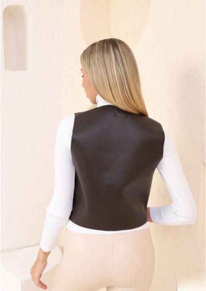 Düğme Detaylı Suni Deri Yelek modelleri